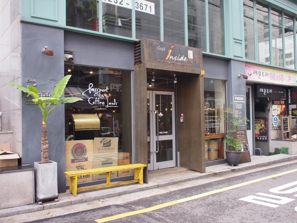 cafe inside外観