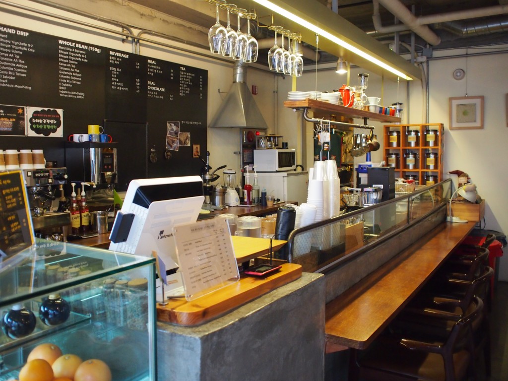 cafe insideカウンター