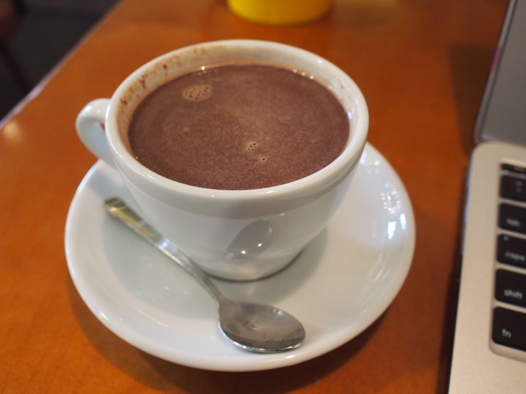 cafe insideカカオラテ