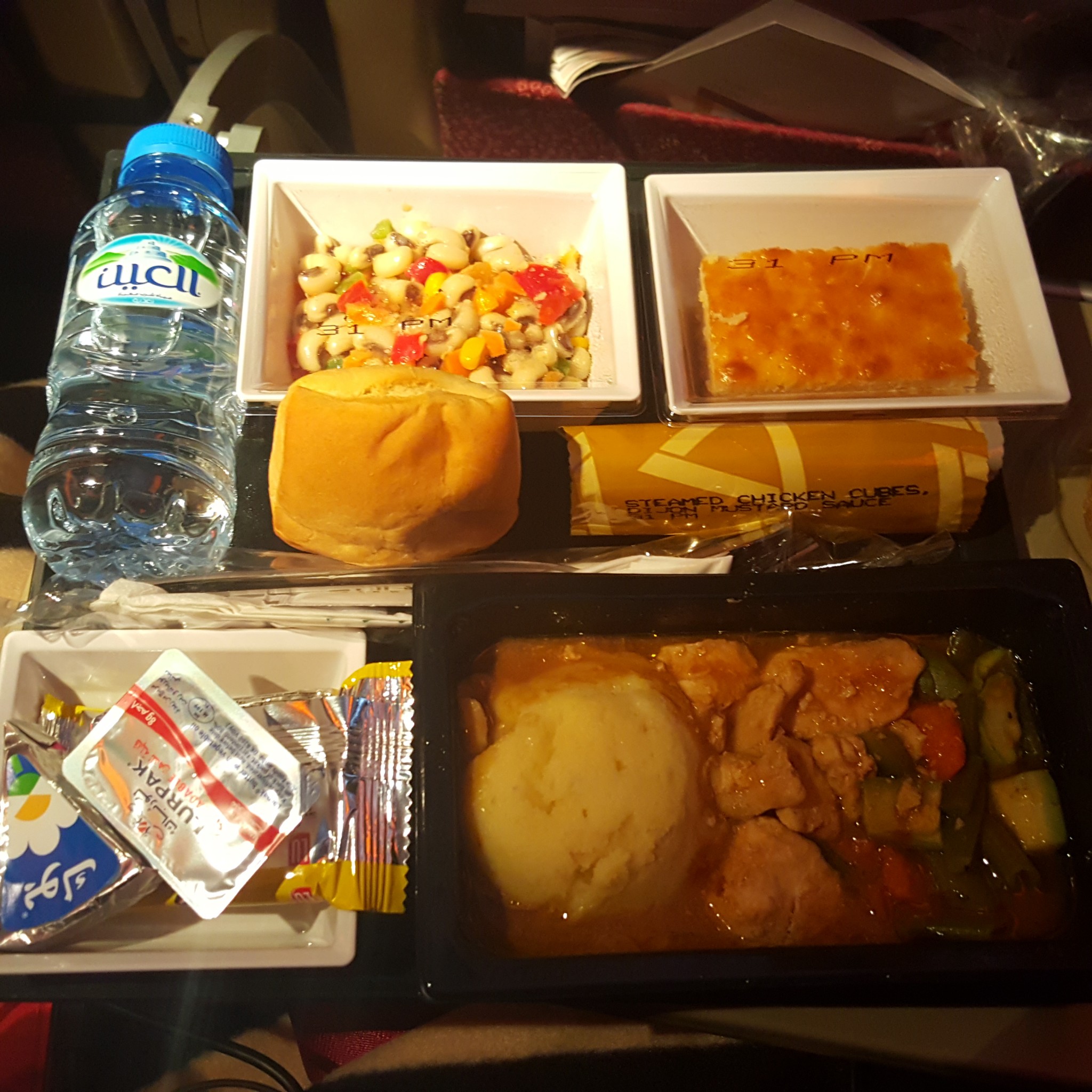 エティハド航空搭乗記 ブラジルへ エコノミークラス機内食と座席とアメニティetc